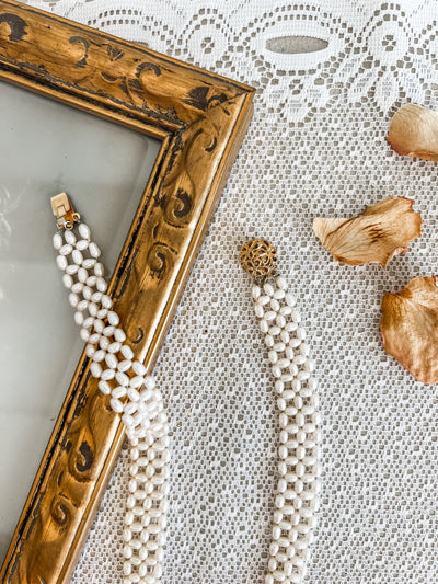 Vintage Pearl Elegance Necklace